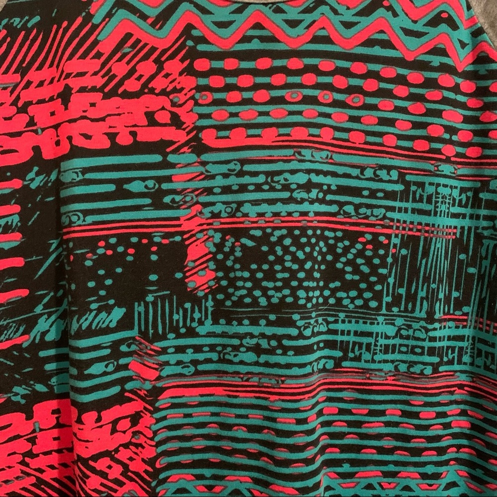 LulaRoe Randy Top - Picture 2 of 4